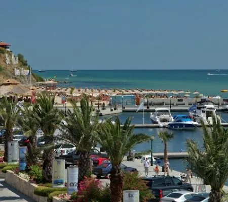 Alexandra Hotel 3*